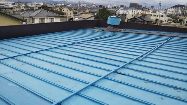 松本市寿製菓工場屋根