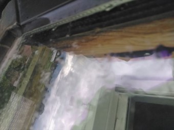 天窓雨漏り