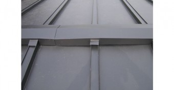屋根カバー工法「板金被せ工法