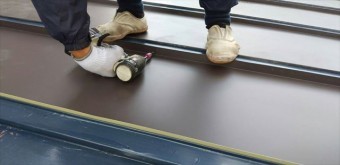 塗装不可板金被せ工法