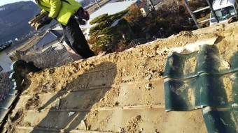 東筑摩郡麻績村M邸物置屋根葺き替え