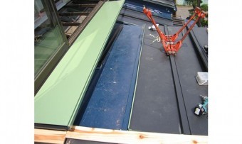 屋根カバー工法「板金被せ工法