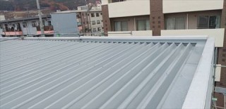 折半屋根カバー工法