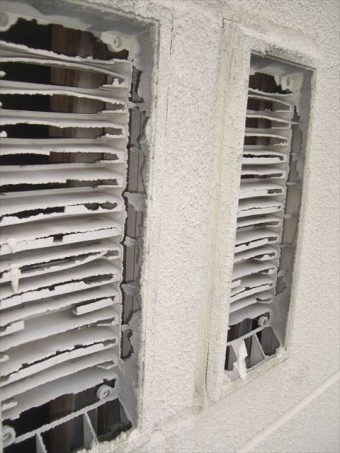 小屋裏換気口
