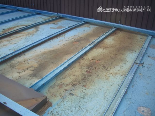 松本市寿製菓工場屋根