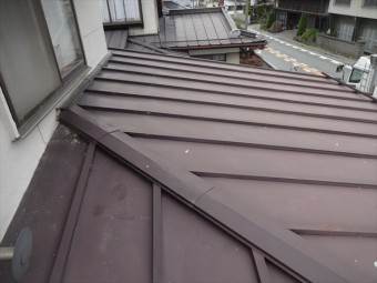 下屋根