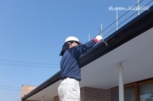 松本市屋根フッ素塗替え施工中