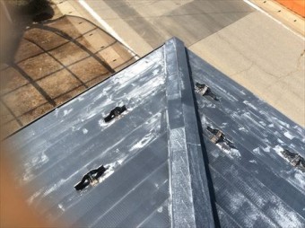 鋼板屋根塗膜劣化