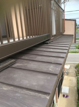 岡谷市川岸屋根カバー工法