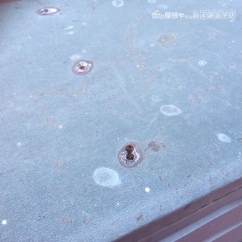 安曇野市大型施設雨漏り