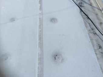 塩ビシート防水固定ディスク周辺破断