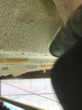折半屋根ペフ剥がし