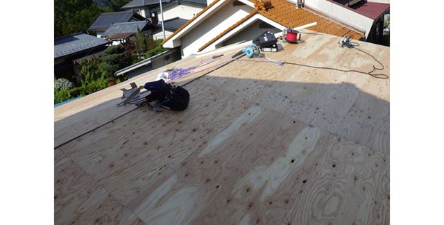屋根カバー工法　立平葺き