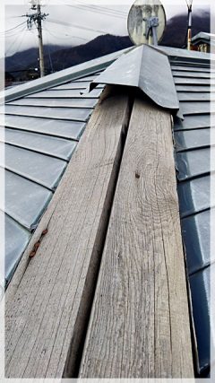 安曇野市三郷小倉にて屋根板金、雨樋工事を行なわせて頂きました