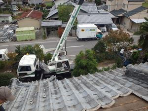 瓦おろし　クレーン