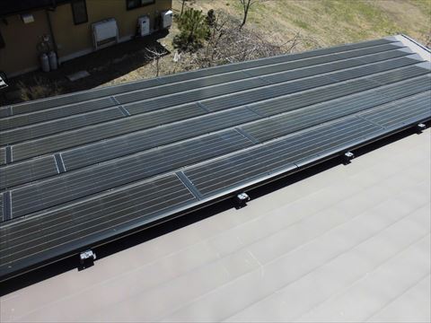 太陽光パネル搭載屋根塗装