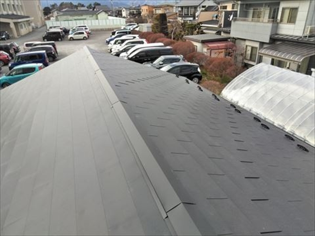 塩尻市｜セメント瓦屋根をガルバリウム鋼板へ葺き替え｜雨漏りを防ぐ施工を完全解説7