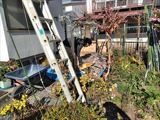 塩尻市｜雨漏りを防ぐ屋根葺き替え工事 なぜ初日に防水シートまで施工するのか1