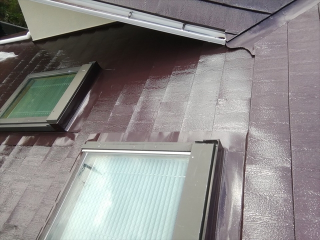 安曇野市｜木目調金属屋根ウッドピースを遮熱塗装｜もらいサビも補修11